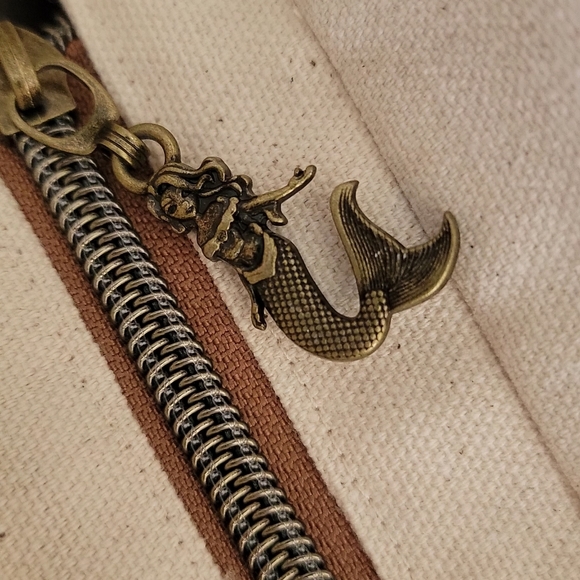 Handmade danier leather and needle point purse - Picture 5 of 7